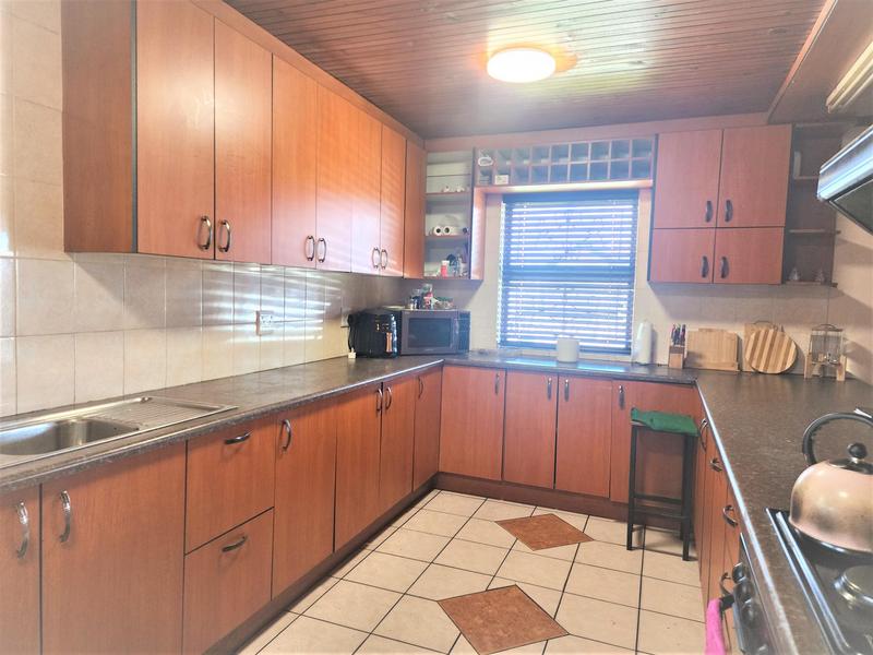 8 Bedroom Property for Sale in Belgravia Western Cape